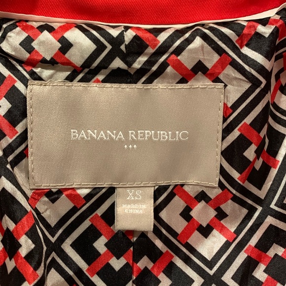 Women's Banana Republic trench coat with belt - Picture 6 of 6